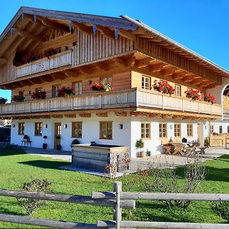 Rohnbogner Farm stay *